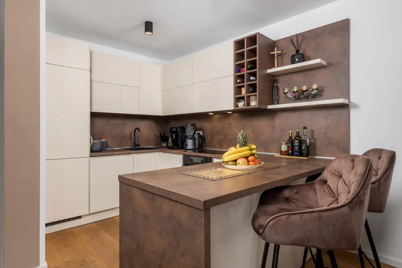 Apartment Top View With Balcony And Private Parking غييكا 0*,  كرواتيا