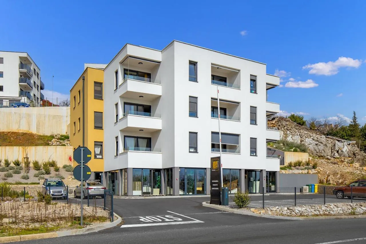 Apartment Top View With Balcony And Private Parking Rijeka Croatia